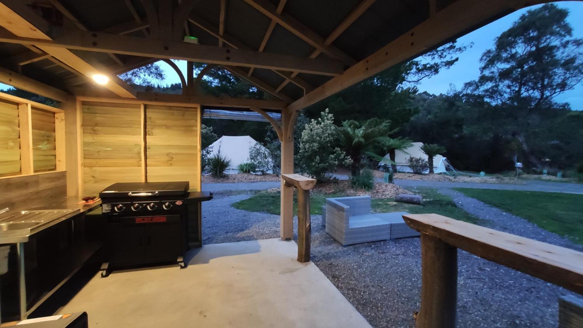 Glamping At Zeehan Bush Camp Kültér fotó